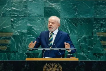 Lula alerta que democracia está em risco para a humanidade