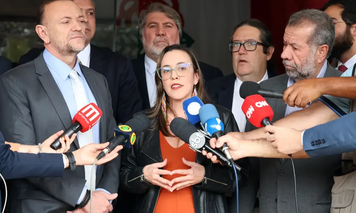 Presidenta do PSOL tem visto cancelado pelos Estados Unidos após participação em congresso