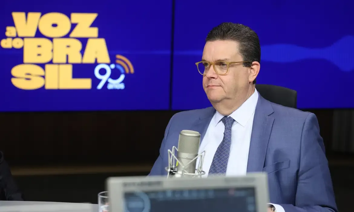 Governo lança programa para reduzir fila do INSS a 45 dias