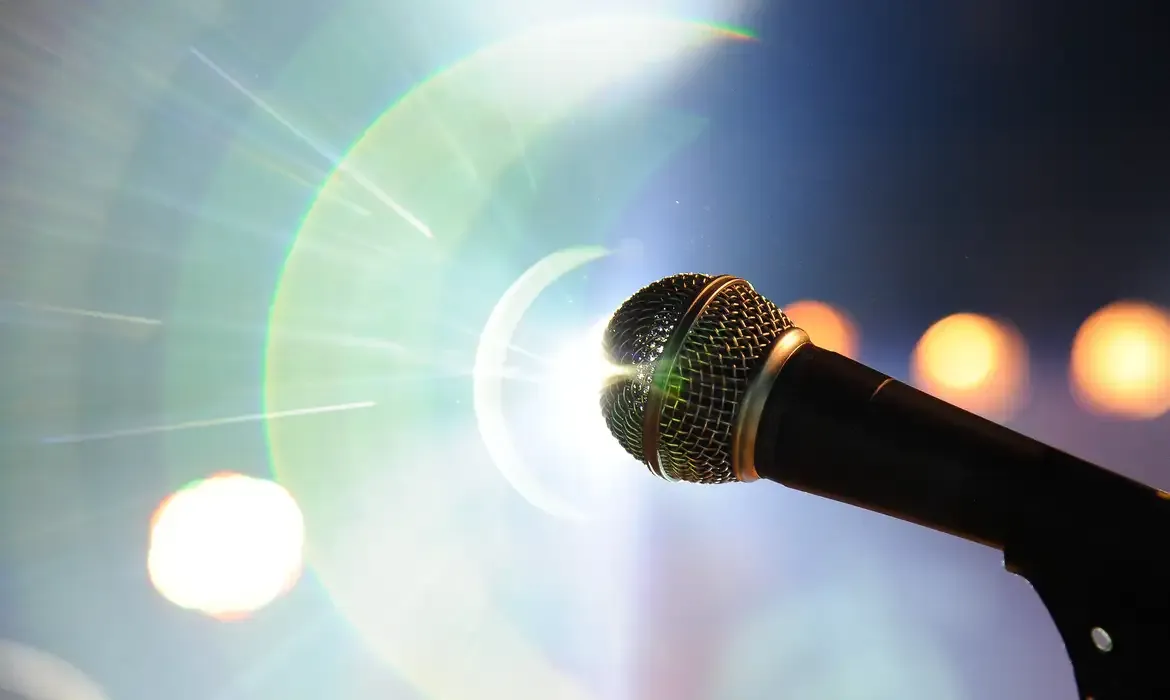 Roda do Choro celebra 102 anos da Rádio MEC com Batucada especial