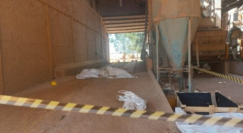 Corpo da vítima foi encontrado por colega de trabalho; Polícia Civil investiga as circunstâncias da tragédia