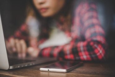 Mais de 70% dos brasileiros se informam sobre ciência e tecnologia pelas plataformas digitais -