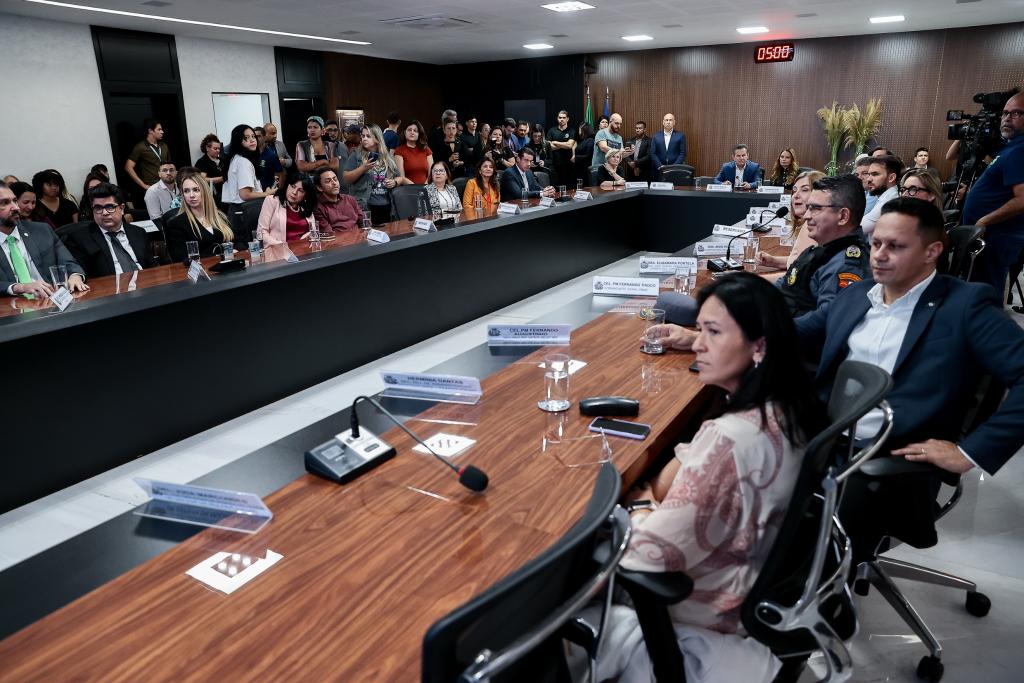 Acordo prevê integração de sistemas, monitoramento eletrônico de agressores e campanhas de conscientização em todo o Estado