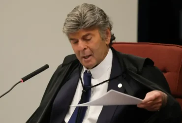 Fux suspende julgamento de recurso de Moro no STF
