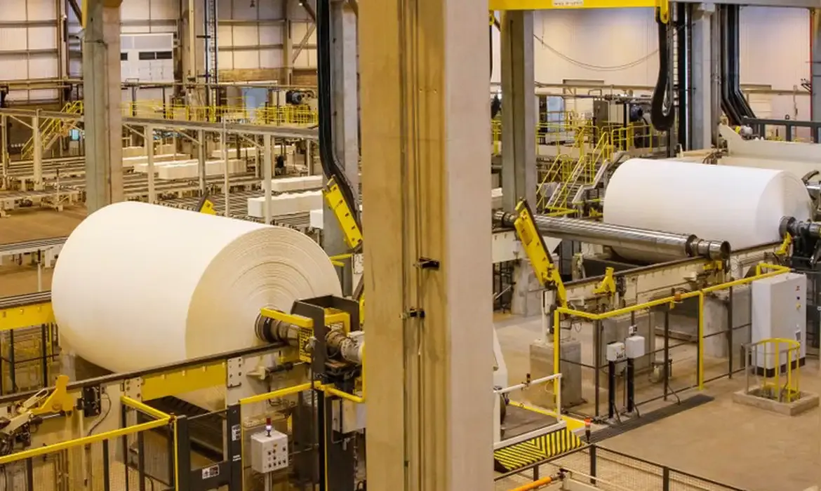 Indústria mantém pessimismo há 10 meses mesmo com leve melhora na confiança