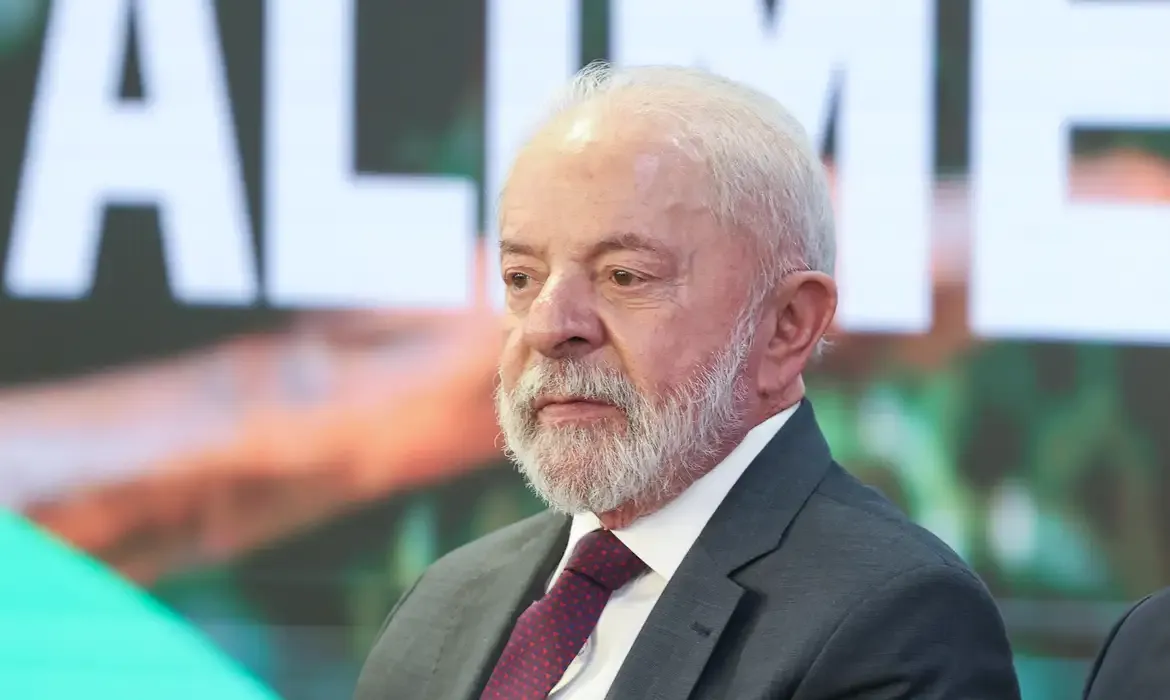 Lula cobra que fintechs paguem impostos de forma justa no país