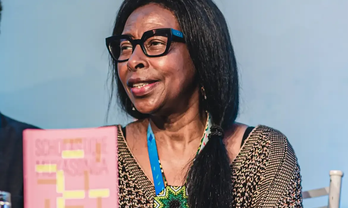 Autores africanos e brasileiros ganham destaque no Fliaraxá 2025