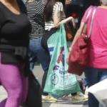 Censo 2022 revela que mulheres têm mais estudo, mas ganham menos