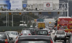 Carro lidera como principal meio de transporte para o trabalho, aponta Censo