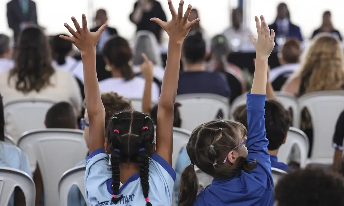 Infância saudável: menos tela e mais brincadeira para o bem-estar das crianças