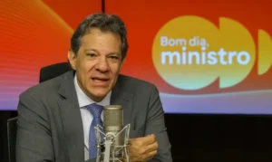 Tarifaço impacta mais os EUA do que o Brasil, afirma Haddad