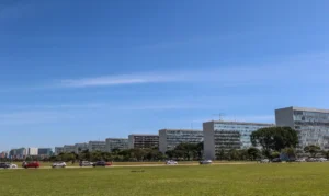 TCU suspende exigência de centro da meta fiscal em 2025 e alivia orçamento