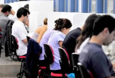 Governo investe R$ 108 milhões em cursinhos populares para ampliar acesso à educação