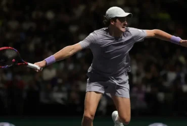 João Fonseca vence Shapovalov e avança no Masters 1000 de Paris