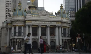 Frida emociona público no Theatro Municipal do Rio até o dia 31