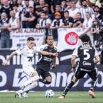 Santos x Corinthians: onde assistir, escalações e tudo sobre o Clássico Alvinegro pelo Brasileirão 2025. Imagem: Raul Baretta/Santos FC