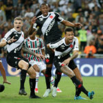 Vasco x Fluminense ao vivo: onde assistir, escalações e tudo sobre o Clássico dos Gigantes pelo Brasileirão. Imagem: Matheus Lima/CR Vasco