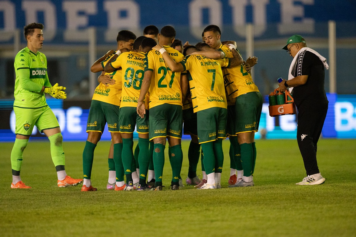 Cuiabá x Novorizontino: duelo direto pelo G4 promete fortes emoções na Arena Pantanal. Imagem: AssCom Dourado
