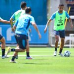 Grêmio x São Paulo: onde assistir, escalações e tudo sobre o duelo pela 28ª rodada do Brasileirão. Imagem: Lucas Uebel/GFBPA