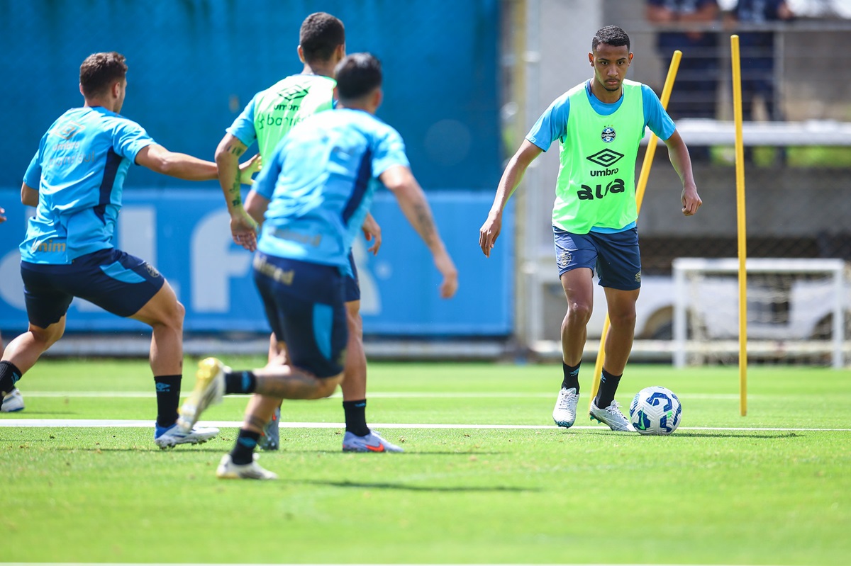 Grêmio x São Paulo: onde assistir, escalações e tudo sobre o duelo pela 28ª rodada do Brasileirão. Imagem: Lucas Uebel/GFBPA
