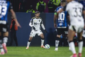 Atlético-MG x Ceará: Onde assistir ao vivo, horário e escalações do duelo na Arena MRV. Imagem: Pedro Souza/Atlético
