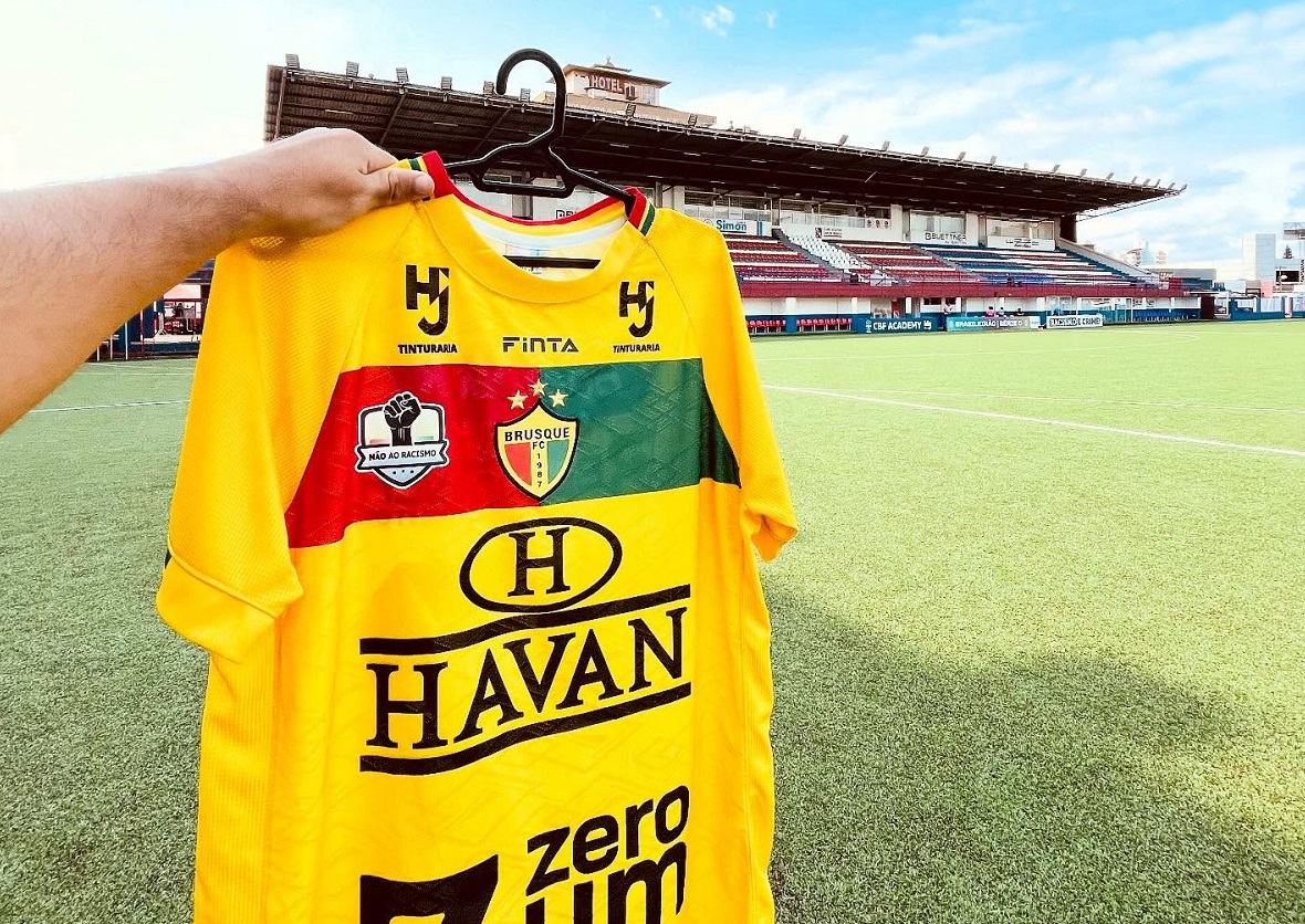 Brusque x Chapecoense: Onde assistir ao vivo e informações do clássico catarinense. Imagem: Divulgação Brusque