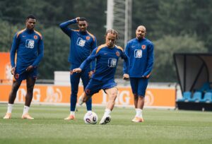 Holanda x Finlândia: duelo direto pela liderança nas Eliminatórias da Copa do Mundo 2026. Imagem: Federação Holandesa