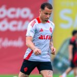 Internacional x Sport: onde assistir, escalações e tudo sobre o duelo decisivo contra o rebaixamento. Imagem: Ricardo Duarte/SCI