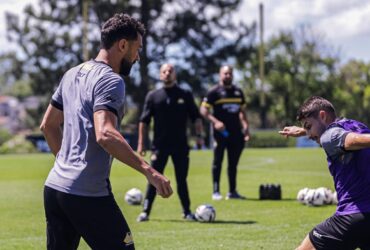 Criciúma x Goiás: onde assistir, horário e prováveis escalações pela 34ª rodada da Série B do Brasileirão 2025. Imagem: Celso da Luz/Criciúma