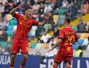 Lecce x Napoli ao vivo: onde assistir, horário e tudo sobre o confronto pelo Campeonato Italiano 2025/26. Imagem: Divulgação Lecce