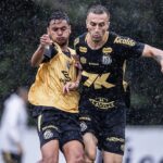 Santos x Fortaleza: duelo tenso na Vila Belmiro promete fortes emoções pela 31ª rodada do Brasileirão. Imagem: Raul Baretta/Santos FC