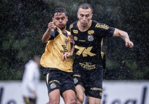Santos x Fortaleza: duelo tenso na Vila Belmiro promete fortes emoções pela 31ª rodada do Brasileirão. Imagem: Raul Baretta/Santos FC
