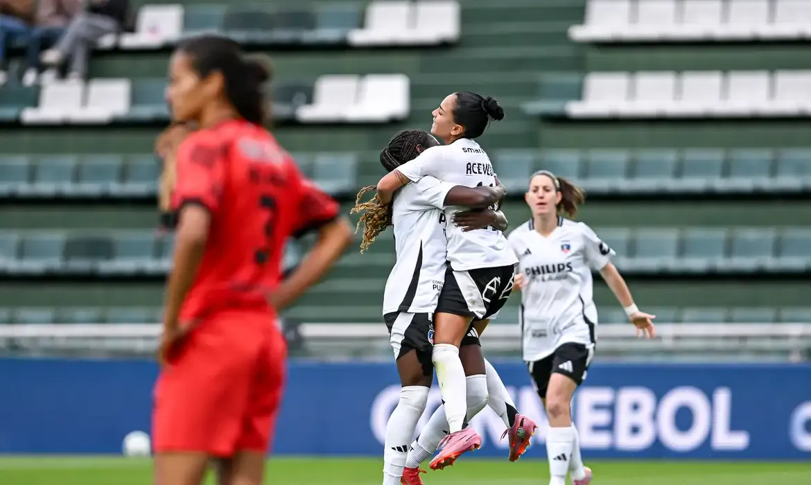 Colo Colo avança à semifinal da Libertadores Feminina com técnica brasileira
