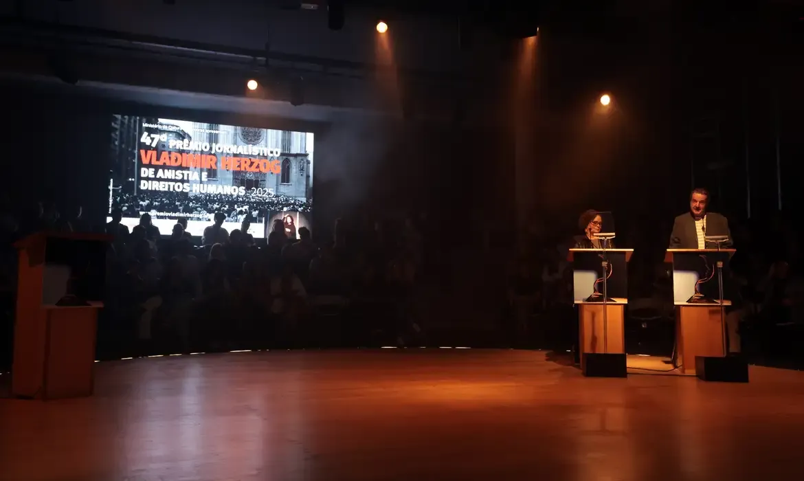 Prêmio Vladimir Herzog destaca jornalismo em defesa da democracia