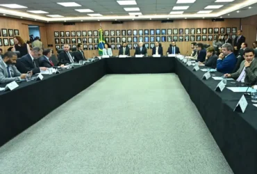 Governo cria comitê para enfrentar crise do metanol e proteger setor de bebidas