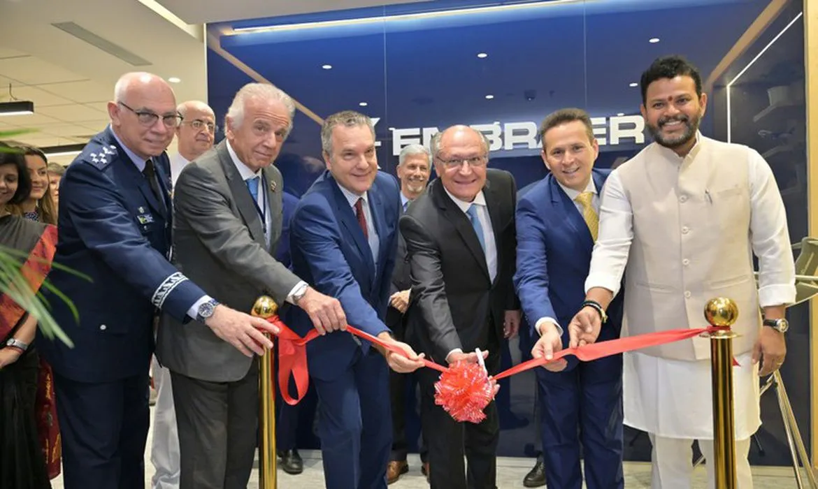 Brasil e Índia firmam acordos estratégicos em tecnologia, defesa e aeronáutica