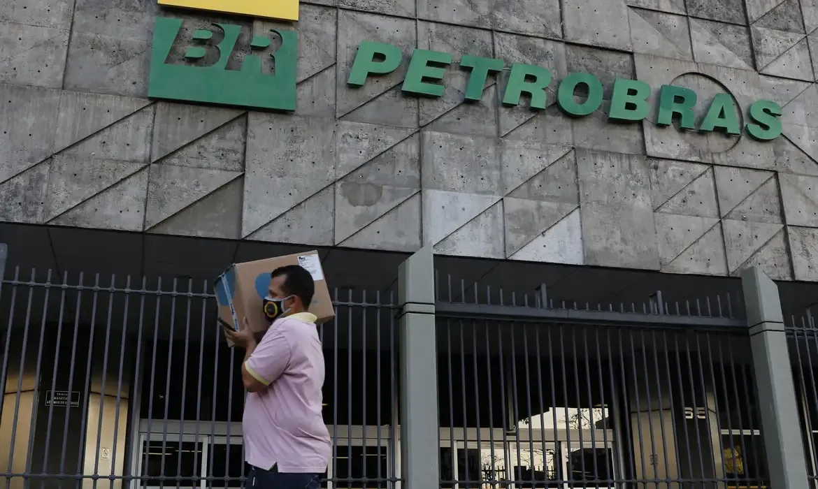 Petrobras realiza importação inédita de gás da Argentina e amplia integração energética