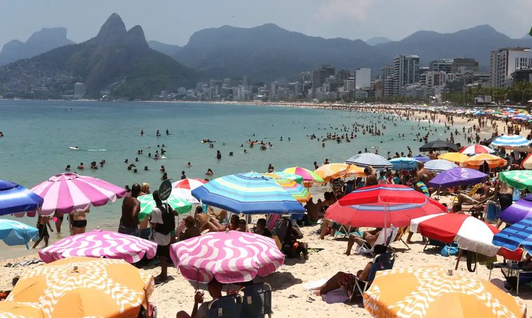 69% dos turistas estrangeiros no Brasil têm empregos tradicionais e estáveis - Arquivo/Agência Brasil