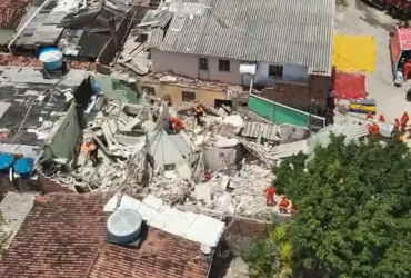 Desabamento em Olinda deixa mortos e mobiliza equipes de resgate