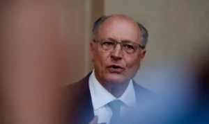 Brasil fecha acordo para vender 6 milhões de barris de petróleo à Índia
