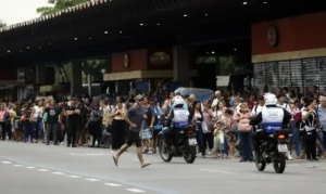 Rio libera avenidas após megaoperação policial e metrô amplia horários