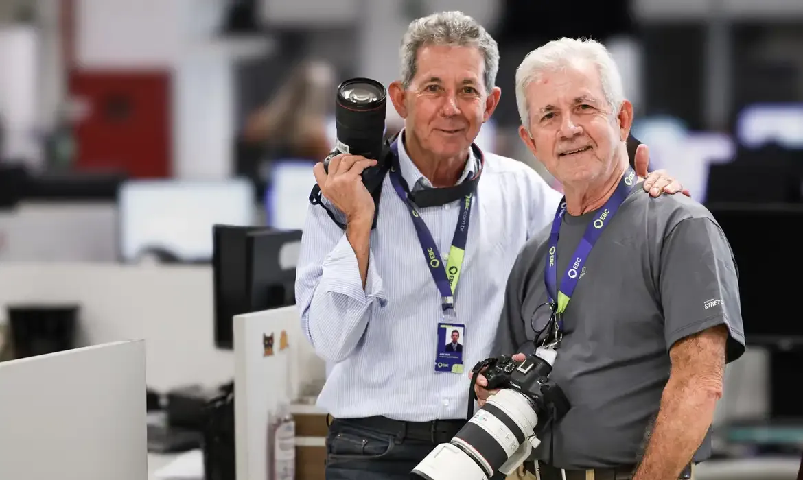 Fotógrafos da EBC encerram trajetória após 45 anos de dedicação à comunicação pública