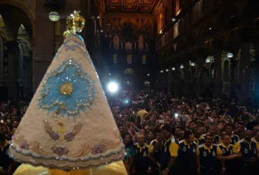 Romaria fluvial marca início das celebrações do Círio de Nazaré em Belém