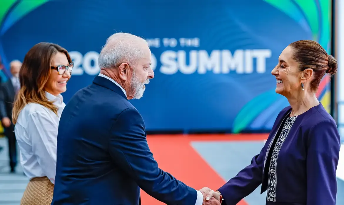 Presidenta do México busca apoio de Lula para produção de etanol