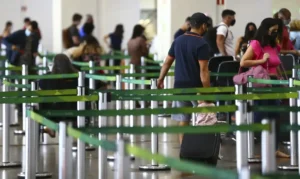 Delegados alertam para riscos de piadas com bomba em aeroportos