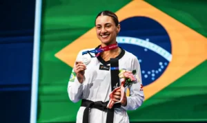 Milena Titoneli conquista prata no Mundial e faz história no taekwondo brasileiro