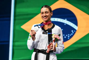 Milena Titoneli conquista prata no Mundial e faz história no taekwondo brasileiro