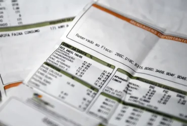 Aneel mantém bandeira vermelha 1 e conta de luz terá acréscimo em novembro