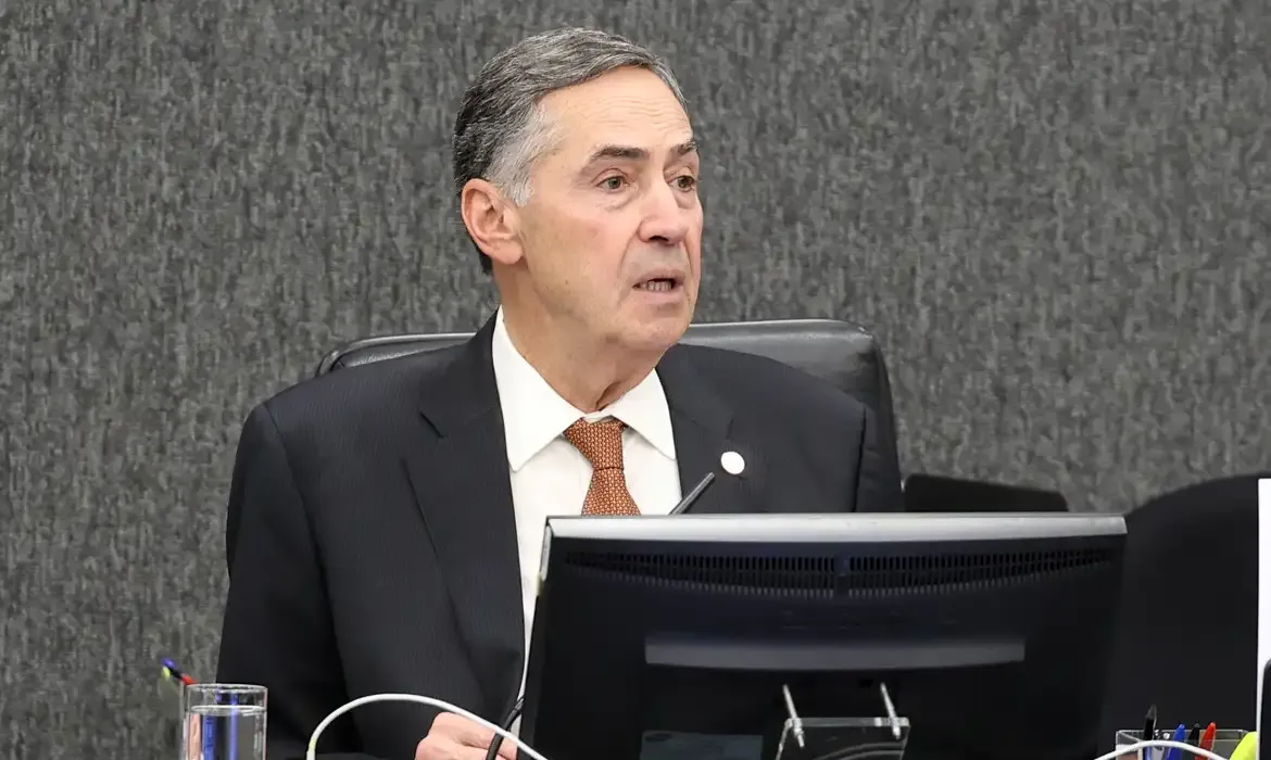 Aposentadoria de Barroso é oficializada no Diário Oficial da União