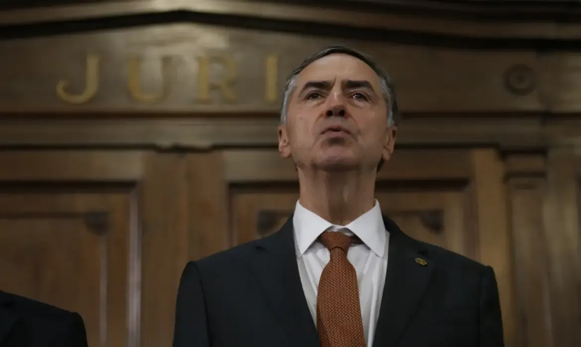 Barroso anuncia aposentadoria e pretende viver longe da exposição pública